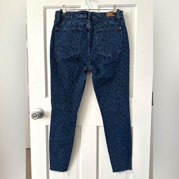 JUDY BLUE Jeans Mid-Rise Leopard Cheetah Print Skinny Raw Hem Blue Size 13/31 - Picture 5 of 15